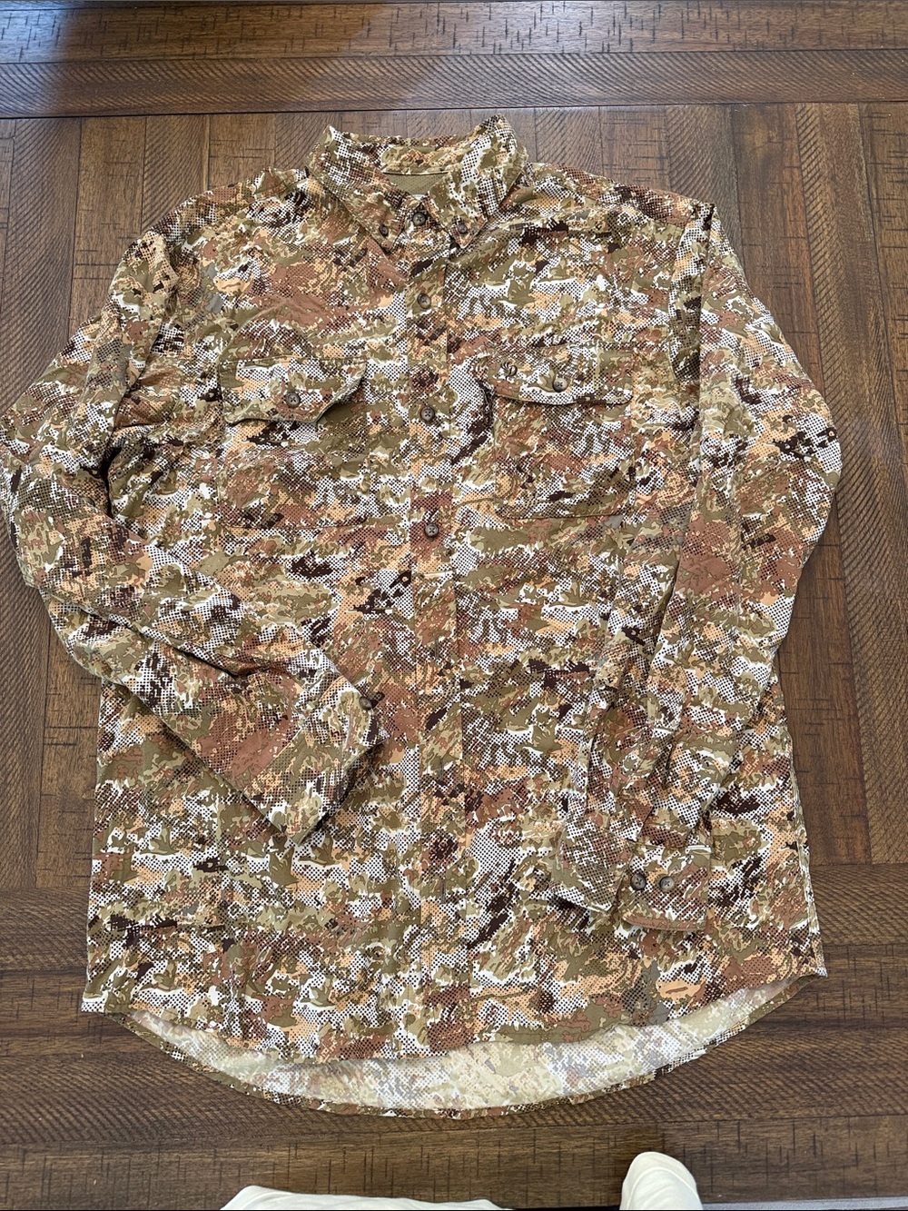 Casual Long-Sleeve Button Down Shirt in Brown Camo Print